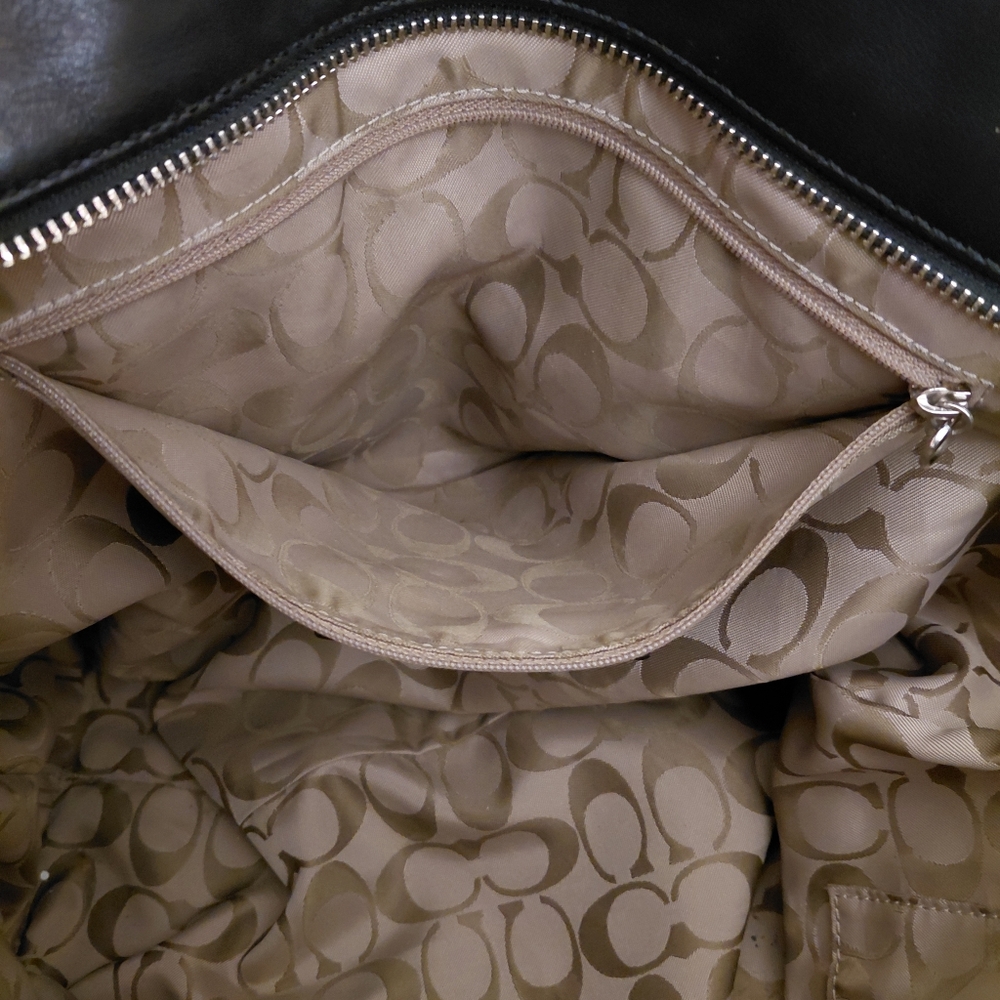 Coach Vintage Hampton Black Large Tote Bag - Picture 13 of 14